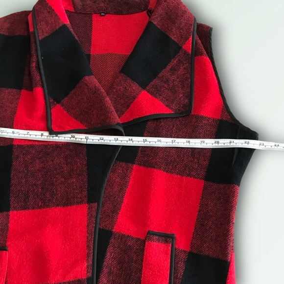 Open Front Buffalo Plaid Flannel Vest - Picture 10 of 10
